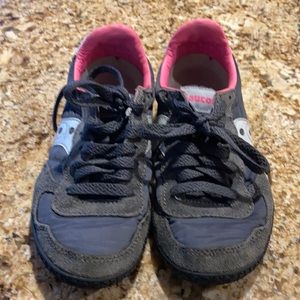 Saucony low profile sneaker